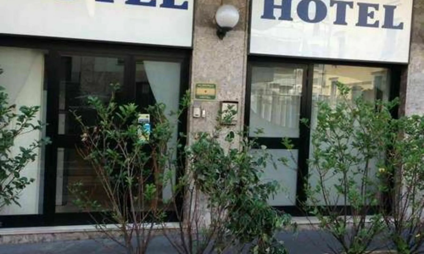 Hotel Salus Milan 0*,  Italy